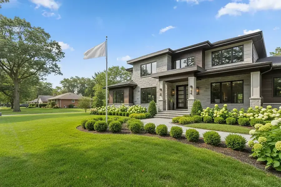Selling Your Flushing Home: Market Timing and Pricing Strategy