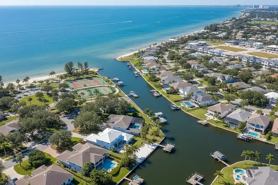 Apollo Beach Home Buyers Guide: Neighborhoods & Investment Value