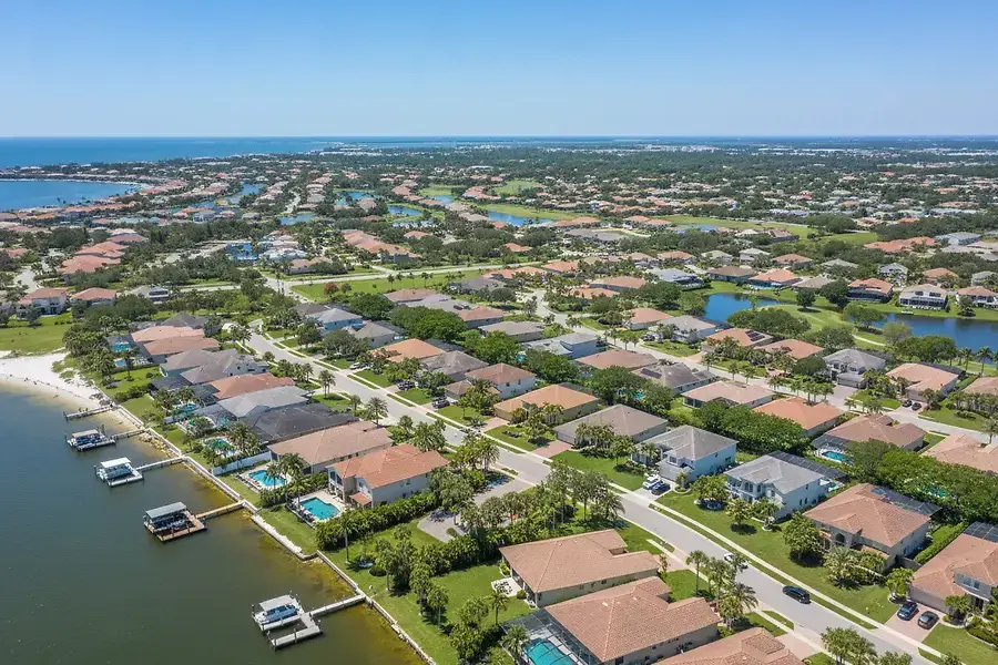 Seasonal Real Estate Trends in Tampa, Orlando & Wesley Chapel