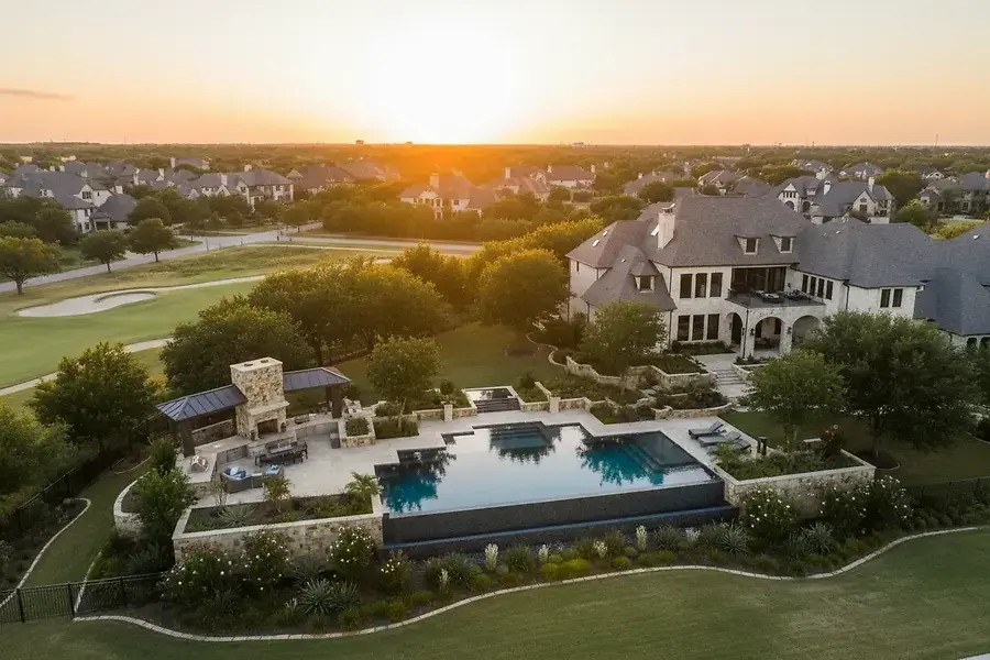 What Luxury Home Buyers Want in North Dallas Communities Today