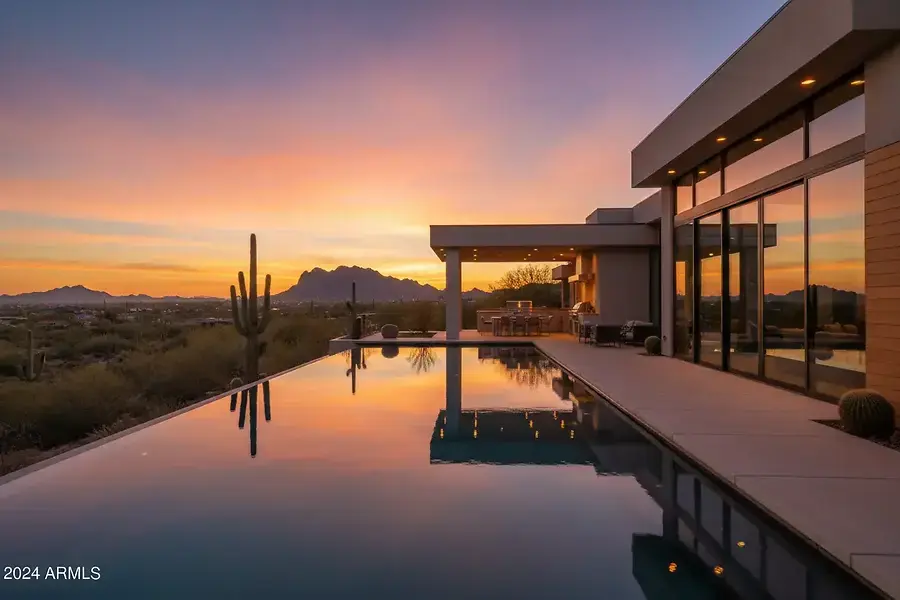 Luxury Home Features That Sell in Phoenix's Elite Communities