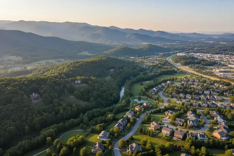 East Tennessee Neighborhoods: Where to Buy Near Gatlinburg and Knoxville