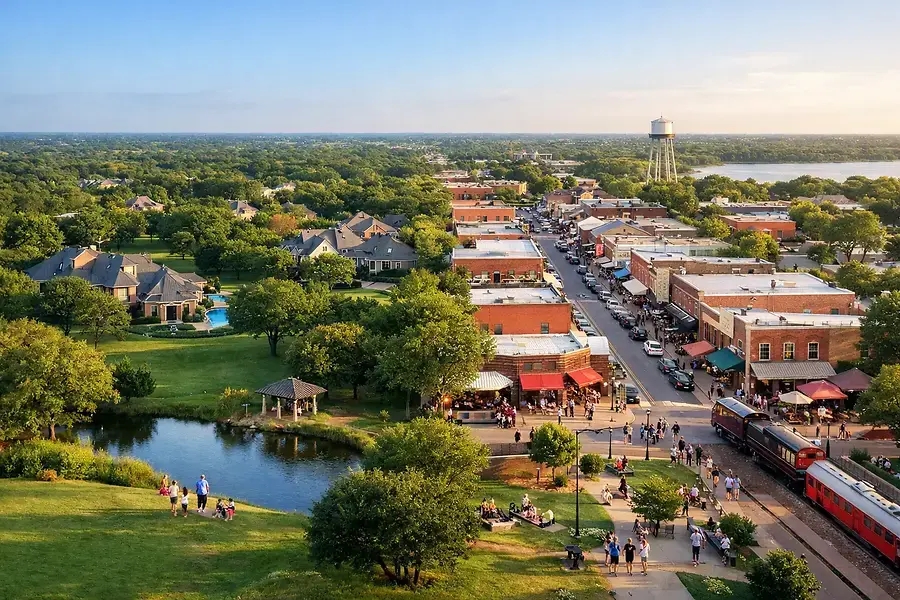 Choosing Between Colleyville and Grapevine for Your Family Home