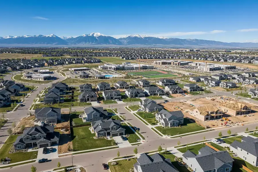 Why Colorado Suburban Homes Appreciate Faster Than Urban Properties