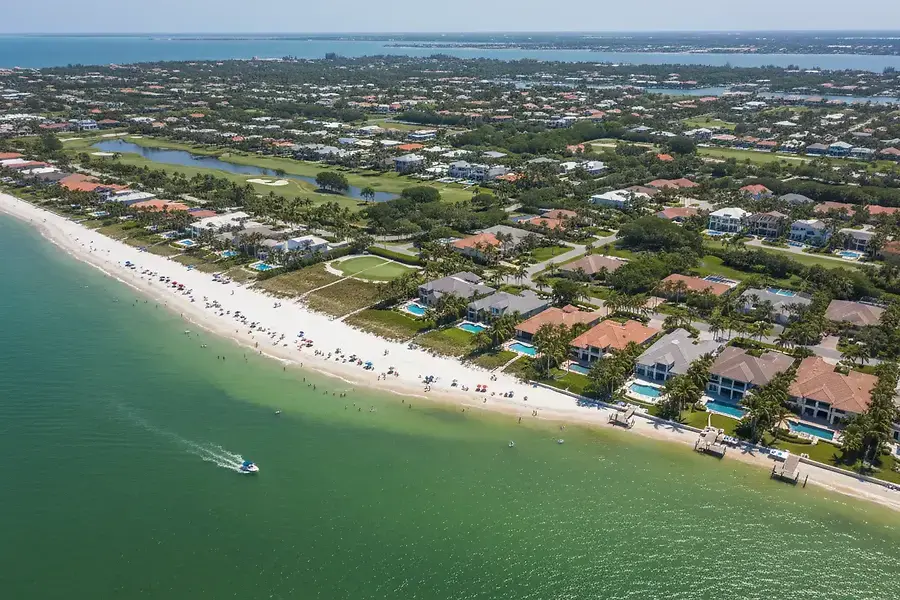 Navigating Seasonal Market Trends in Southwest Florida Real Estate
