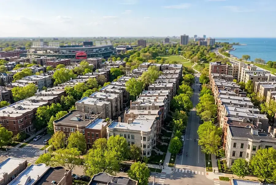 Seasonal Market Trends in Chicago's North Side Neighborhoods