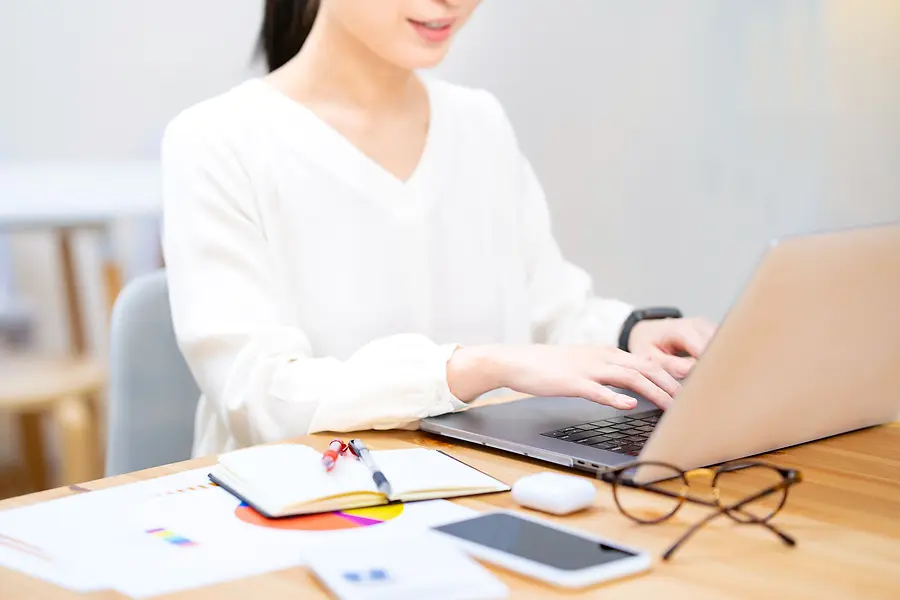 Leading Through Challenge: Women’s Leadership, Work–Life Harmony, and Quiet Strength in Times of Care