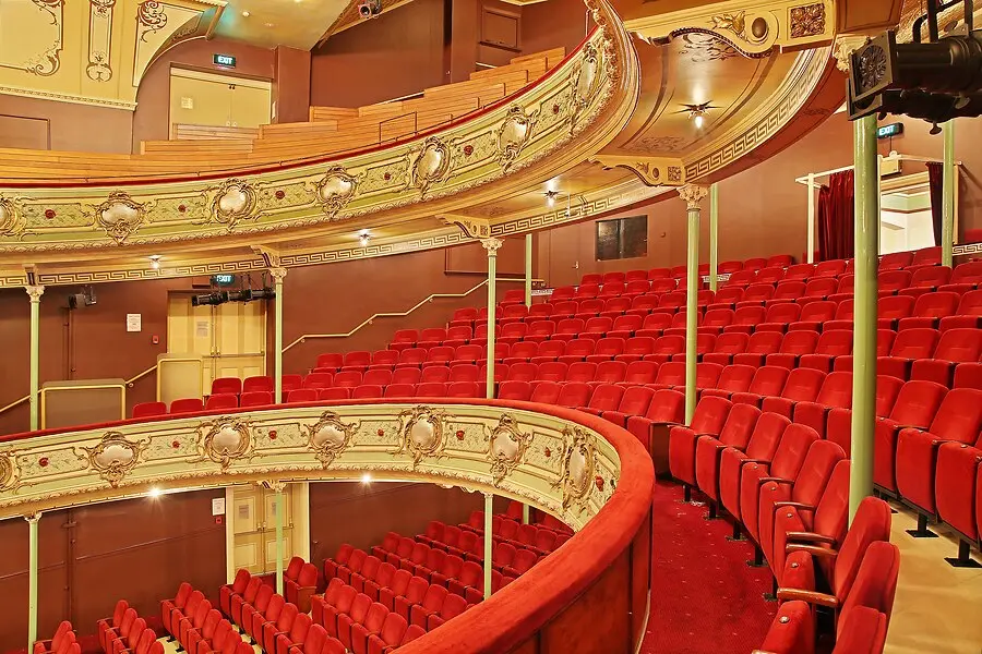  Epic Theatre & Violence Against Women Onstage in the 21st-Century