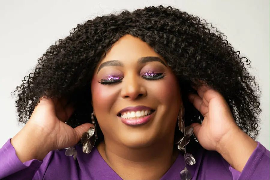 https://makingheadlinenews.com/2026/06/24/new-book-alert-first-time-south-carolina-published-author-evelyn-denise-hemphills-memior-is-a-huge-must-read/?fbclid=IwdGRjcASre29jbGNrBKt7amV4dG4DYWVtAjExAHNydGMGYXBwX2lkDDM1MDY4NTUzMTcyOAABHkPfQa7NPS5Gbtt6xq5TPn