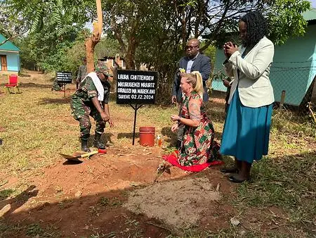 In partnership with the Tanzania Peoples Defense Forces, WRAIR Tanzania supports quality medical care in military heath facilities. Planting a tree at this medical facility demonstrates the enduring and growing partnership between our two agencies.