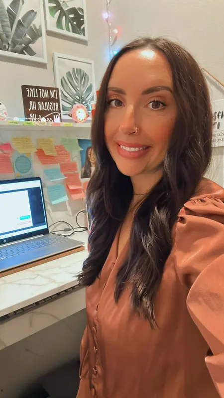 Just your regular WFH HR Director/ Dept of 1- closing out EOY 2025 with the 77th new hire. Wrapping up all year end task- Ready to start 2026! 🙌🏼