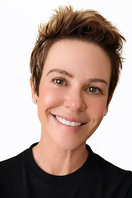 Kelly O'Connor Headshot 