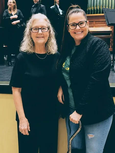 Community connection is not just something we put in our name. It is something we believe in showing up for.

President Roxana Pressnell and Founder & Executive Director Jessica Styles at the Athens State University Choir Christmas Concert in 2025. Supporting our community means celebrating the people, organizations, schools, and events that make North Alabama stronger, even when Safe Steps is simply there to cheer them on.

Some of the most meaningful community connections happen behind the scenes, just by showing up. 💜
