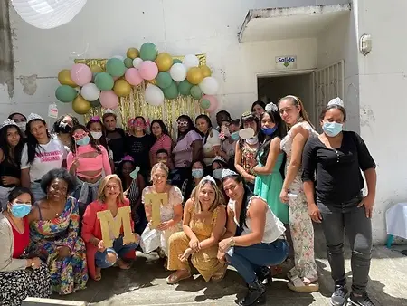 A legacy moment—captured in purpose, impact, and generational influence.

In this powerful scene, Rosa Ore stands alongside her daughter, Jennifer, surrounded by the courageous graduates of Mujer Talento in Medellín, Colombia. Invited as a keynote speaker for this life-changing graduation ceremony, Rosa brought more than words—she brought lived experience, unwavering faith, and a blueprint for transformation.

As a leadership coach, entrepreneur, and advocate for women breaking generational barriers, Rosa has built platforms that empower others to rise. But in this moment, her greatest impact wasn’t measured in titles—it was felt in connection. Standing beside Jennifer, this became more than a speaking engagement; it became a living testimony of legacy, showing that leadership is not only taught, it is passed down.

These remarkable women, having completed an intensive six-month program in sewing, design, and entrepreneurship, are stepping into self-sufficiency after escaping the harsh realities of human and drug trafficking. Rosa’s message to them was clear: your past does not define your future—your courage does.

This image captures more than a milestone—it reflects restoration, resilience, and the undeniable power of women uplifting women across borders.

#InfluentialWomen #WomenEmpoweringWomen #GlobalImpact #LeadershipWithPurpose #LegacyBuilders #MujerTalento #MedellinColombia