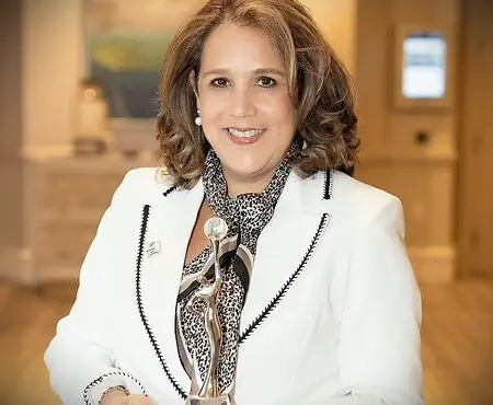 "She's Our Hero" award from the Women In Public Finance