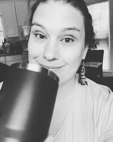 But first, drink water. Dr. Amanda begins the day with water because it is the simplest way to get your body into flow mode and turn the brain ON for the day. Fun fact: drinking water helps your brain feel safe, and that leads to greater peace and focus.