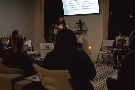 Progress isn't about having all the answers—it's about having the courage to take the next step. Honored to guide women as they embrace growth, healing, and purpose. 💚 #ProgressOverPerfection #OpenWingsOpenMinds