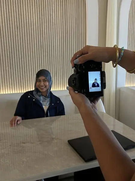 “I hate being in front of the camera.”
Famous last words before we’re laughing together and you forget I’m even holding one. 📸😂