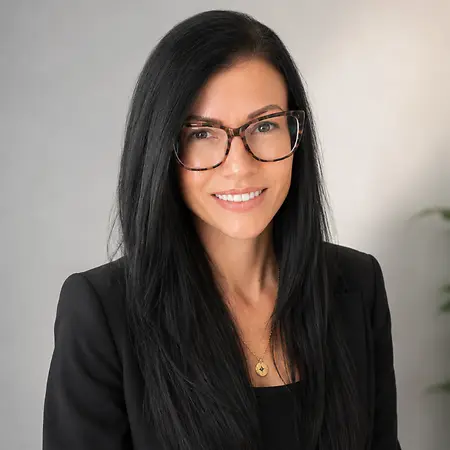 Julie's Headshot