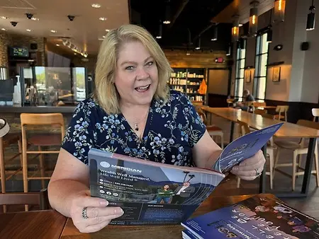 I'm so excited about the new Tucson Business Networking summer 2026 magazine that just came hot off the press! I designed the magazine myself, as well as the January 2026 edition.