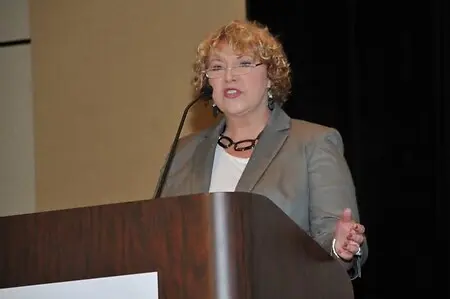 Shelly Trent speaking at the KYSHRM Conference, 2016