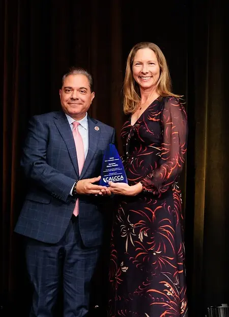 Some milestone moments are especially meaningful because of the people who helped us reach them. In April 2026, I had the honor of presenting Senator Steve Padilla with CalCCA’s CCA Champion Award. Steve was a mentor to me during his service on the San Diego Community Power Board, making this opportunity to recognize him particularly special—a moment to celebrate his leadership and express my gratitude for the guidance he shared along the way.