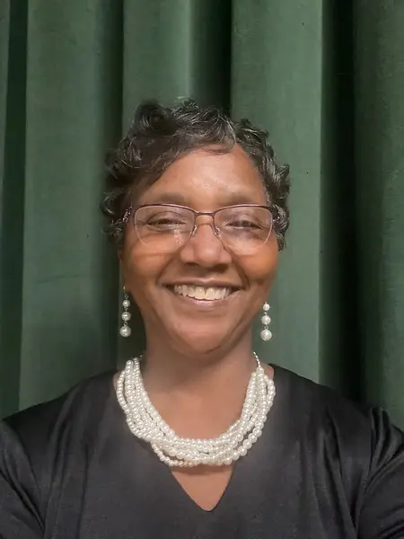 Ready to perform with the Memphis Symphony Chorus. This photo was taken before a performance.