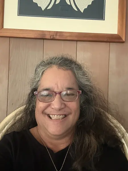 Aloha Mai, Aloha Mai, Kakou
Greetings to you all 
I’m Dory Moani Chang
Your Hawaiian Educator 
