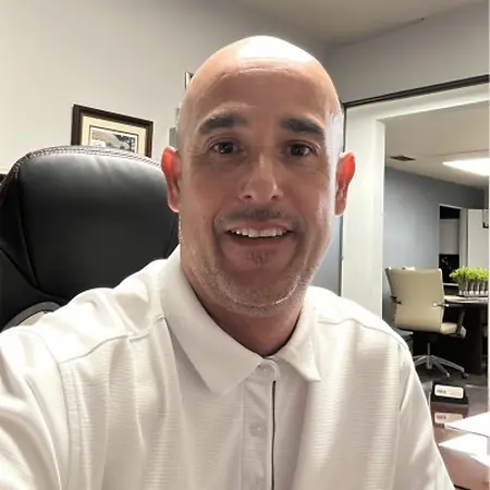 Allan Orue, Regional Director of Southern California Industrial Assets and Salesperson on BestAgents