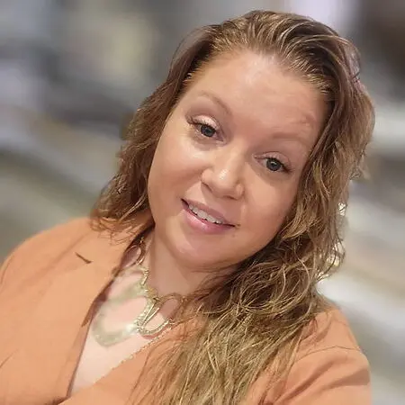 Lindsey Martinez - Carey