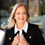 Dina Readinger, EMBA, Area Representative / Franchise Developer - Zoomin Groomin on Influential Women