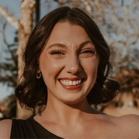 Thea DeVos, Graduate Student on Influential Women