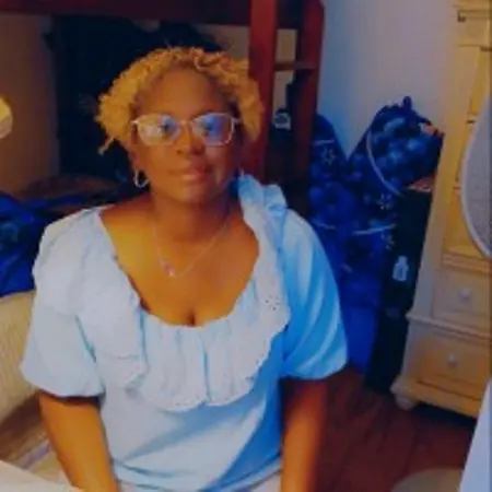 Veronica Graves, Cashier Customer Service on Influential Women