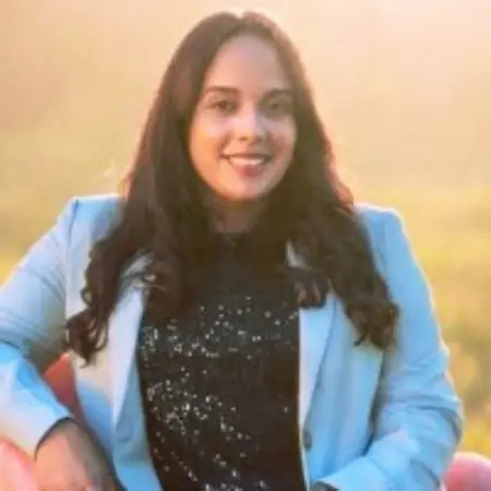 Laura Mercado, Business Analyst on Influential Women