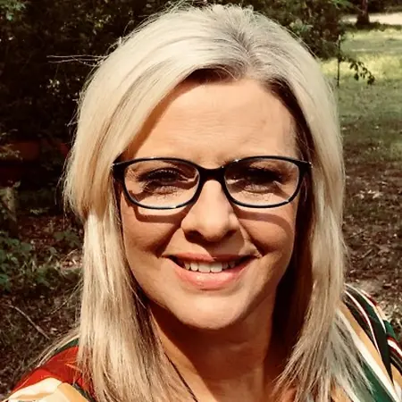Leslie Walker, Adjunct Professor on Influential Women