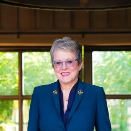 Leigh Anne Dolecki, Estate Host and Chef Concierge on Influential Women