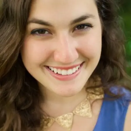 Juliana Saracino, Digital Marketing Consultant on Influential Women