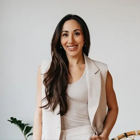 Natasha Bunin, Owner and Licensed Mental Health Counselor Associate on Influential Women