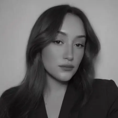 Mia Amoretti, Financial Market Analyst  Day Trader on Influential Women