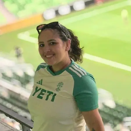 Claudia Hernandez, Restaurant Manager on Influential Women