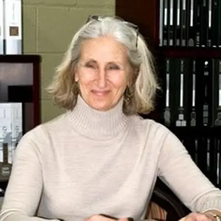 Phyllis Cannava profile on Influential Women