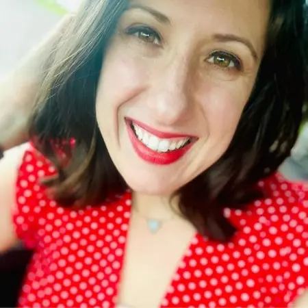 Lauren Styles, CEO/ Founder / Film Producer / Cinematographer / Film Editor on Influential Women