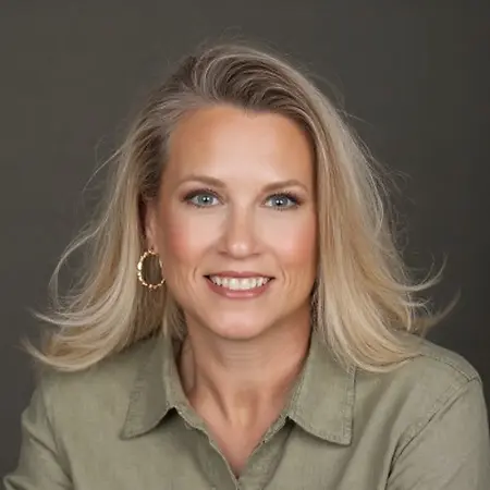 Dana Walker, Author on Influential Women