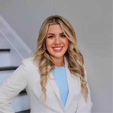 Danielle Spinelli, Host on Influential Women