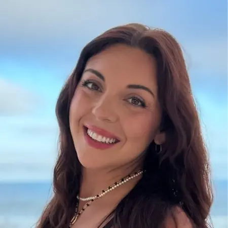Alexis Dispensa, Scientific Content Writer on Influential Women