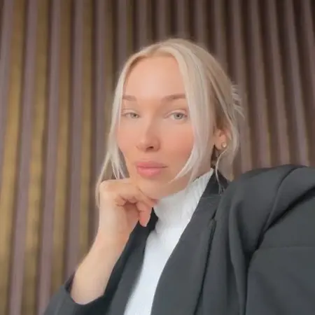 Sarah Behrman, Director of Investor Relations on Influential Women