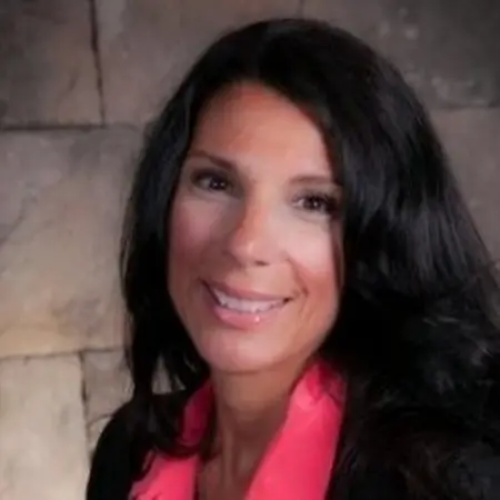 Lisa Henkel, Director Named Accounts on Influential Women