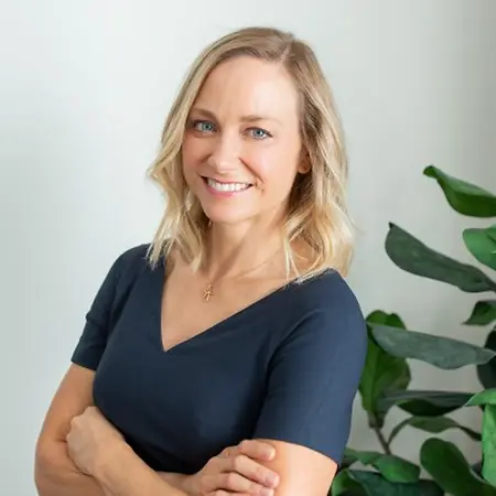 Summer Ziggas, Customer Success Manager on Influential Women