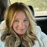 Vera Kahn, Retail Stock Investment Analyst on Influential Women