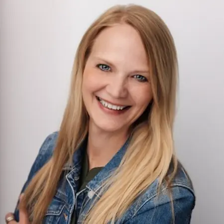 Sandi Luck, ND Coffee Roastery Founder & Owner on Influential Women